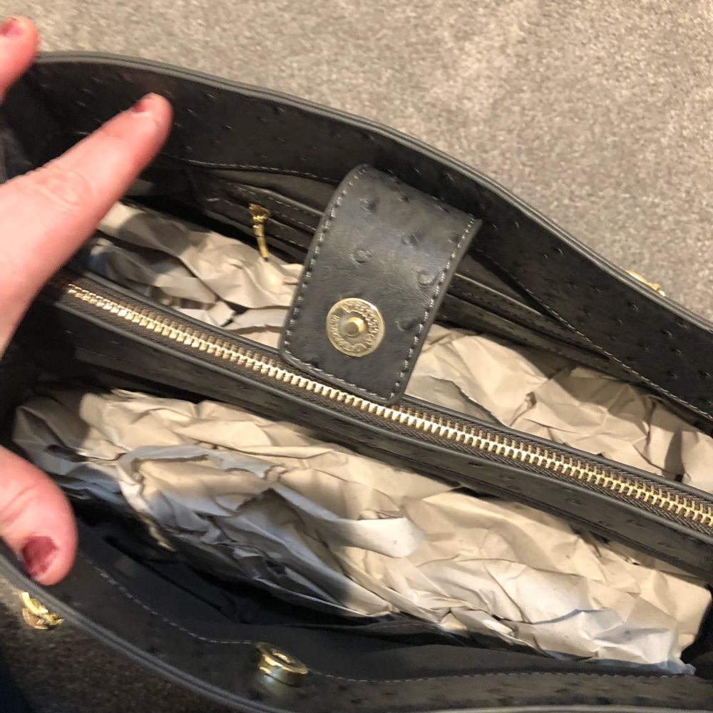 Bebe purse - Picture 2 of 3